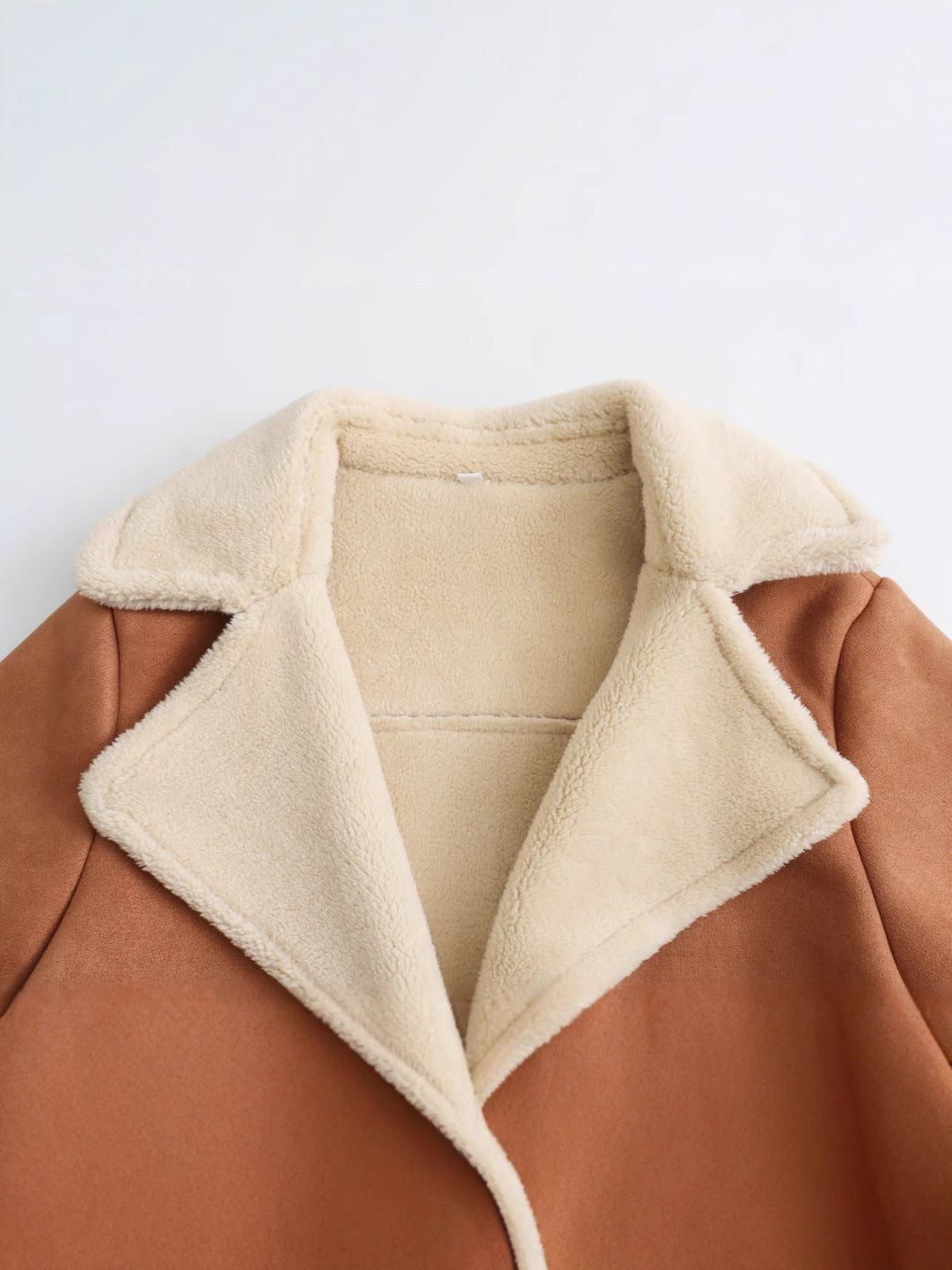 Manteau Ample en Daim Élégant