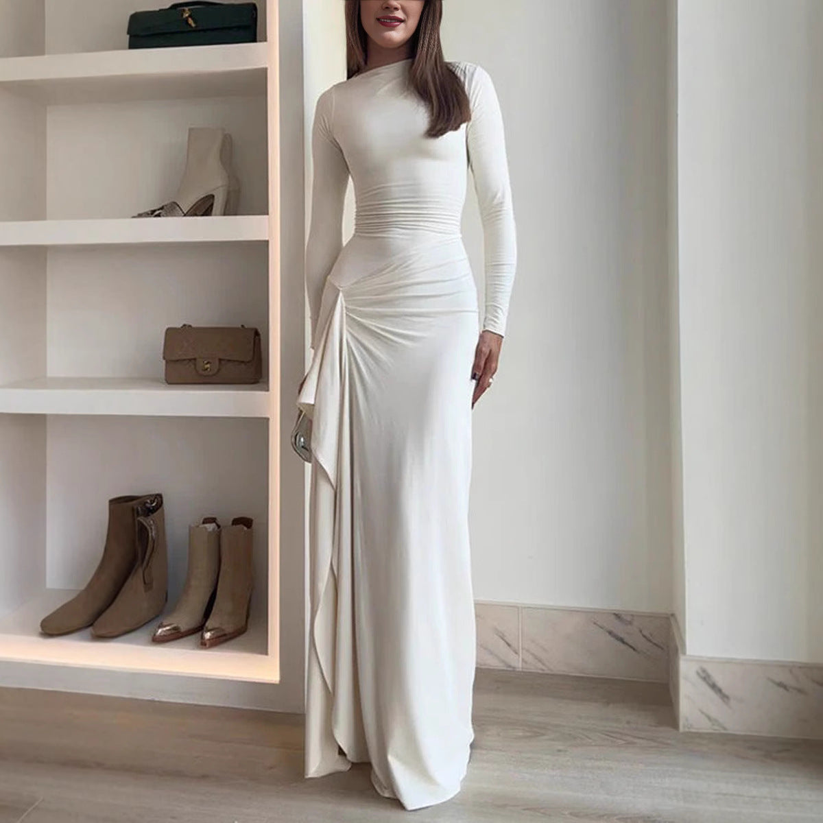 Robe Longue Ajustée avec Fente Asymétrique